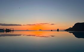 Therasia Resort Sea And Spa - The Leading Hotels Of The World