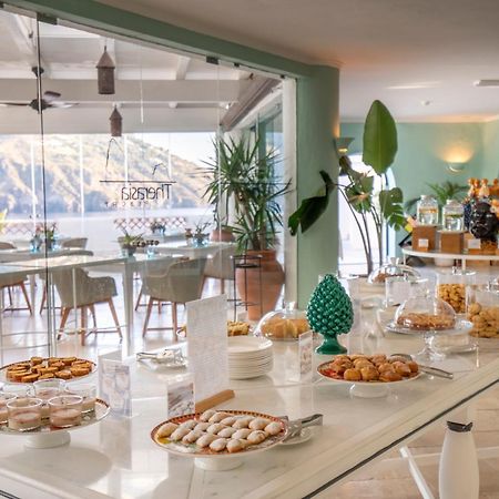 Therasia Resort Sea And Spa - The Leading Hotels Of The World Vulcano  Esterno foto