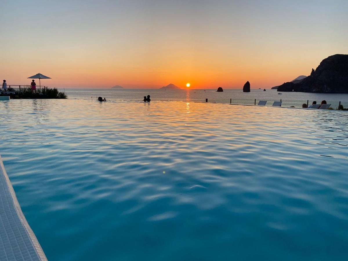 Therasia Resort Sea And Spa - The Leading Hotels Of The World Vulcano  Esterno foto