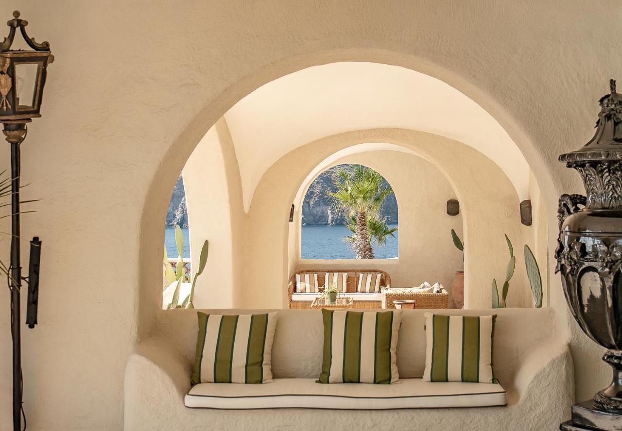 Therasia Resort Sea And Spa - The Leading Hotels Of The World Vulcano  Esterno foto