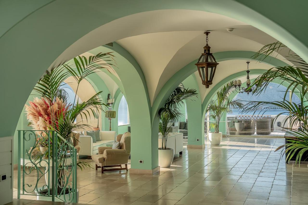 Therasia Resort Sea And Spa - The Leading Hotels Of The World Vulcano  Esterno foto