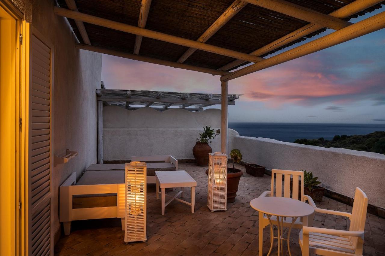 Therasia Resort Sea And Spa - The Leading Hotels Of The World Vulcano  Esterno foto