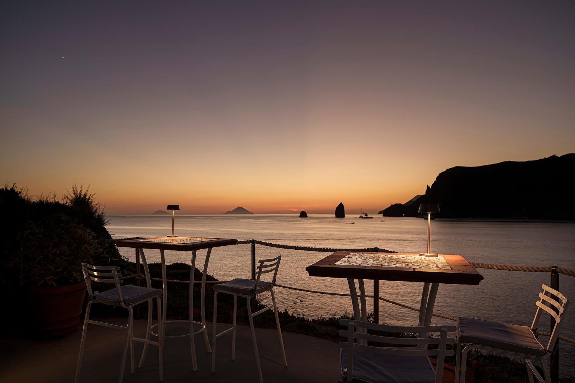 Therasia Resort Sea And Spa - The Leading Hotels Of The World Vulcano  Esterno foto