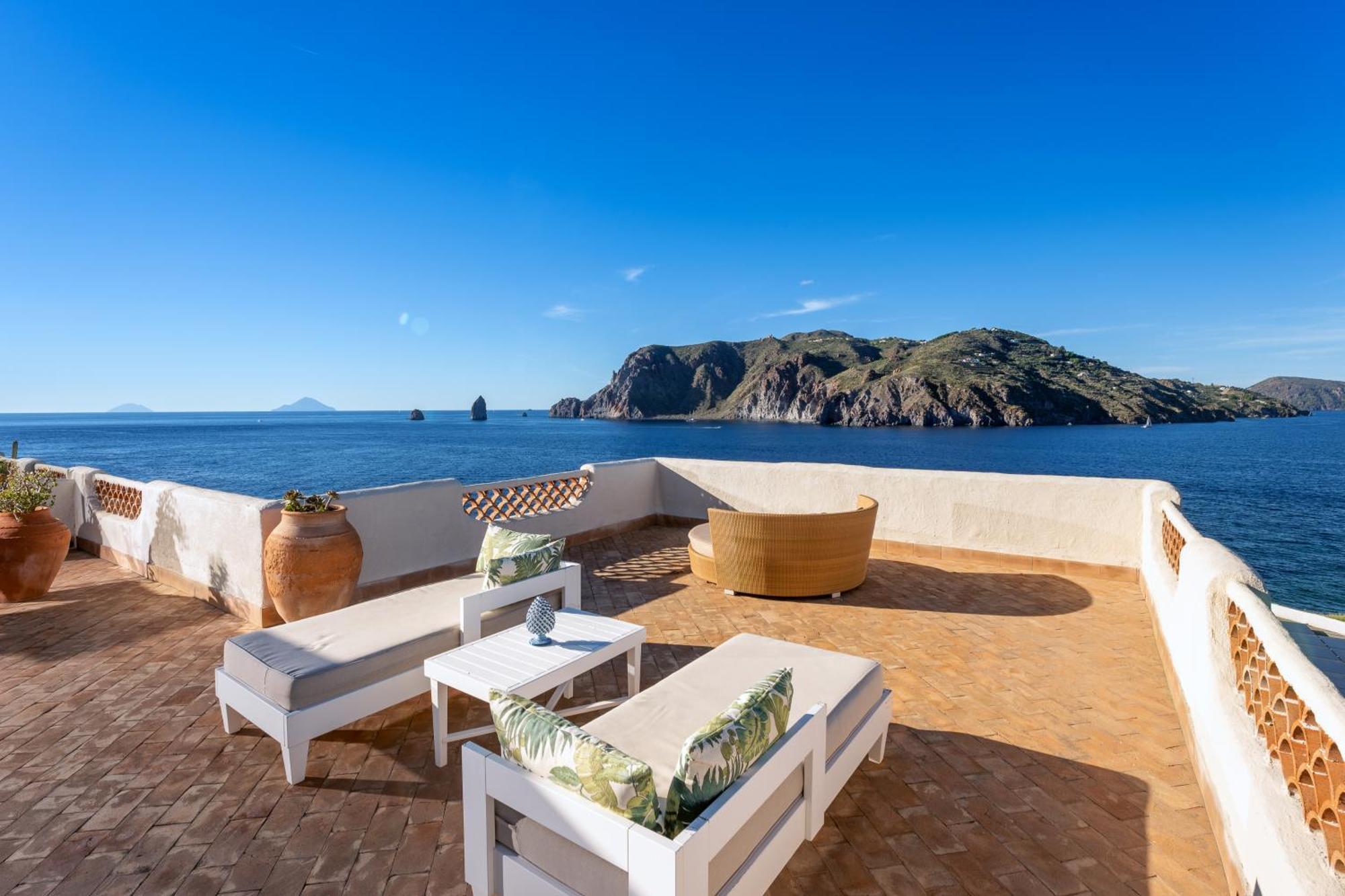 Therasia Resort Sea And Spa - The Leading Hotels Of The World Vulcano  Esterno foto