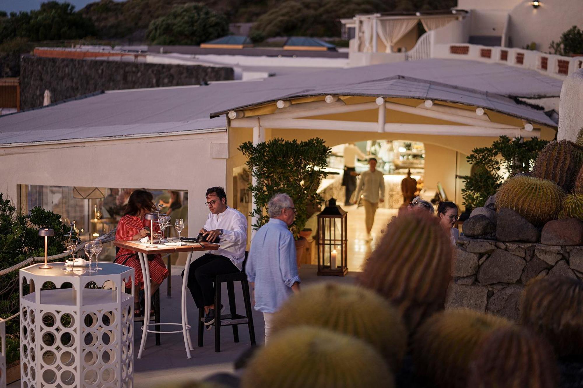 Therasia Resort Sea And Spa - The Leading Hotels Of The World Vulcano  Esterno foto