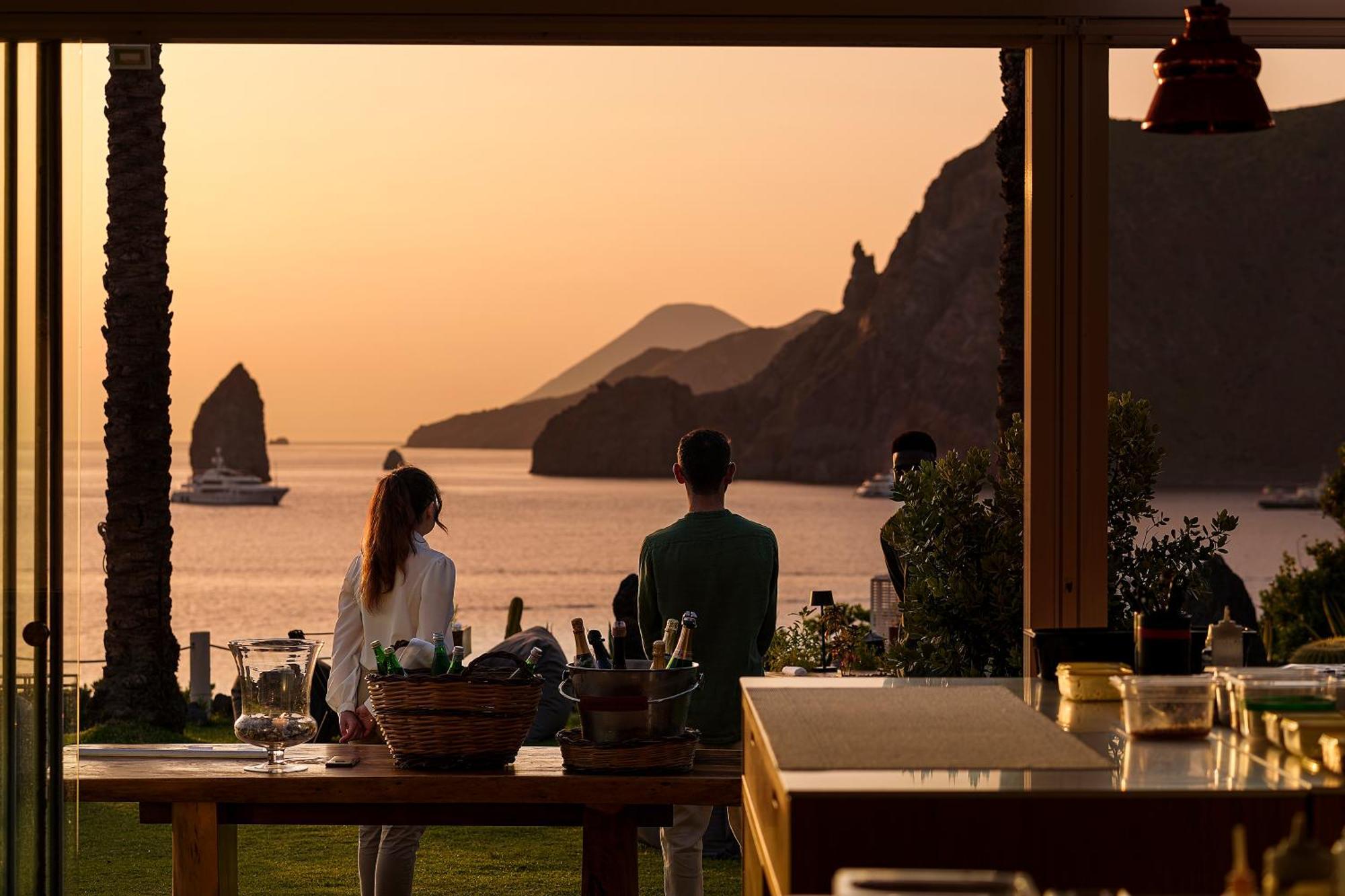 Therasia Resort Sea And Spa - The Leading Hotels Of The World Vulcano  Esterno foto