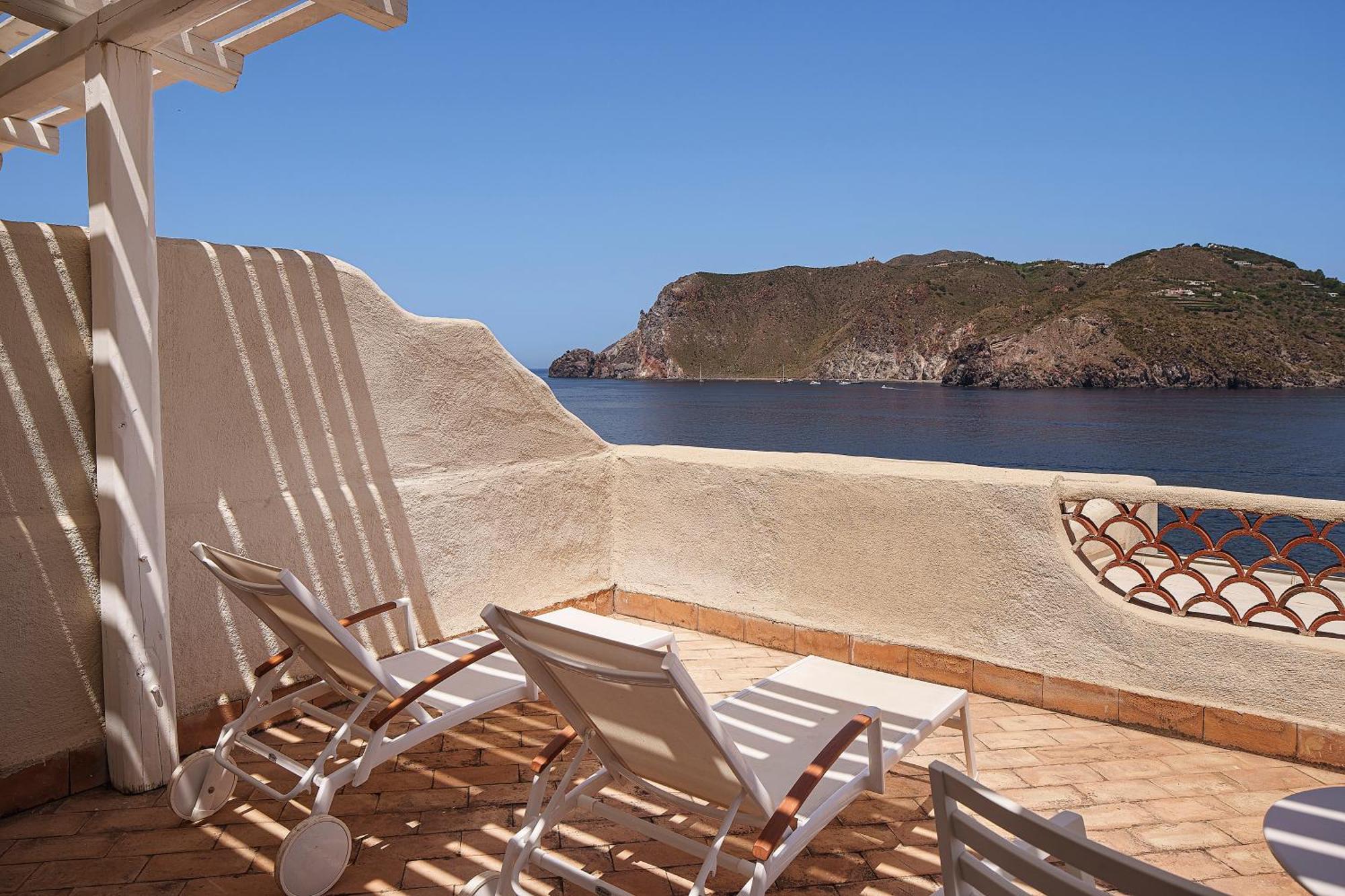 Therasia Resort Sea And Spa - The Leading Hotels Of The World Vulcano  Esterno foto