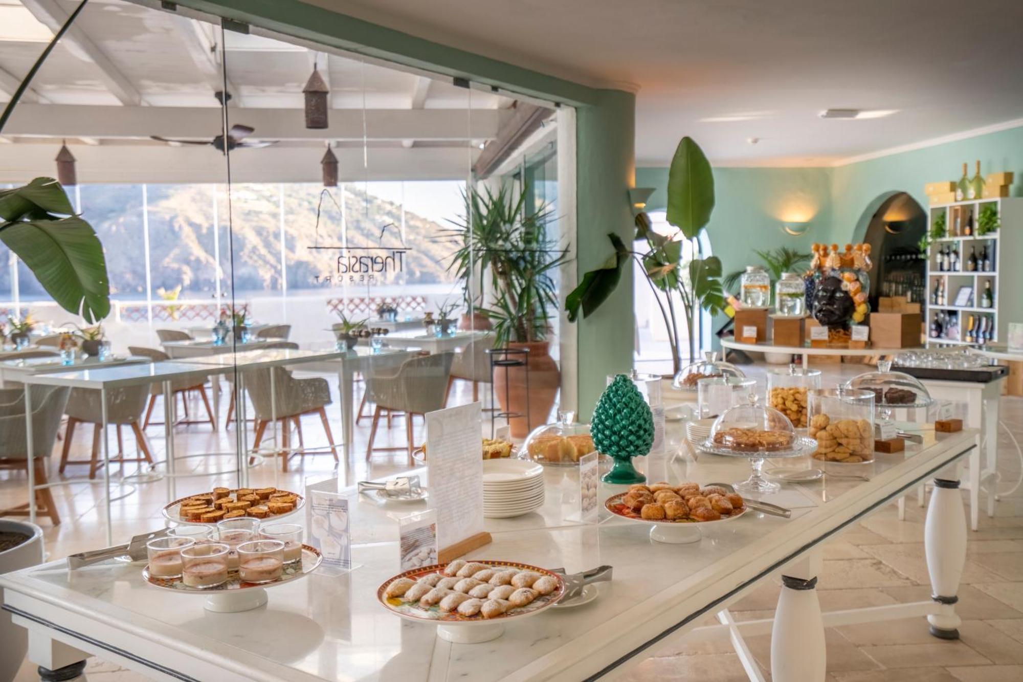 Therasia Resort Sea And Spa - The Leading Hotels Of The World Vulcano  Esterno foto